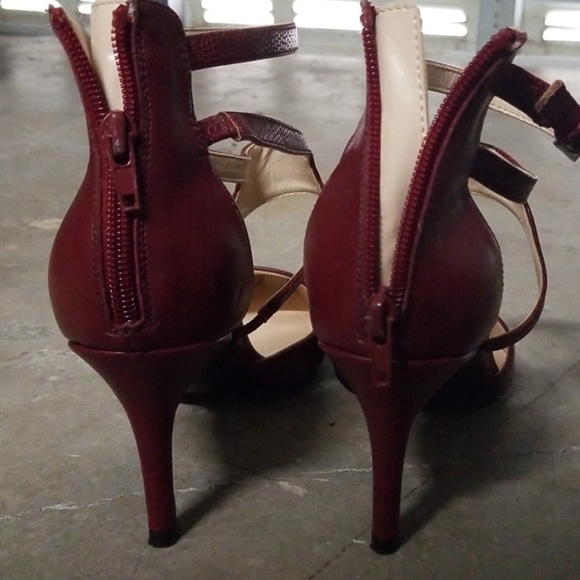 Shoes - Picture 3 of 4